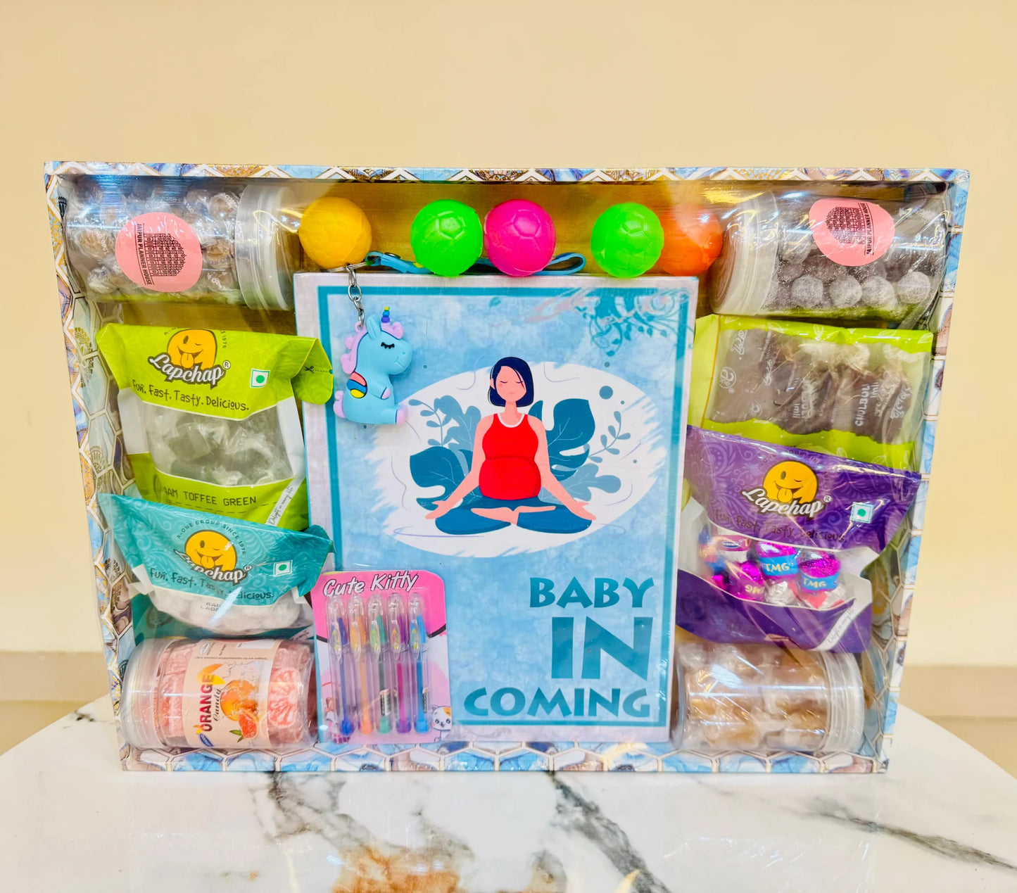 BABY IN COMING HAMPER