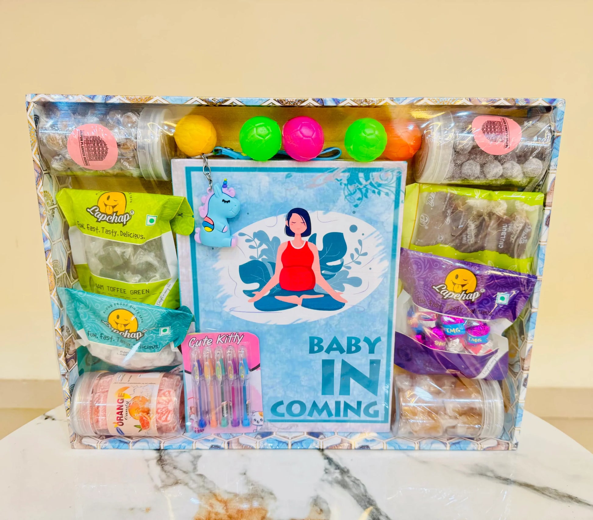 BABY IN COMING HAMPER
